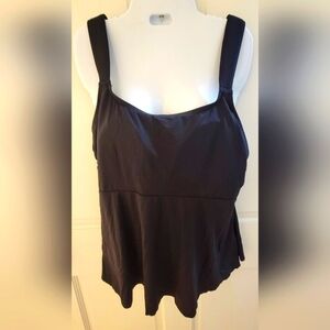 Lands' End New With Tag women's 14/16 (large) swimsuit top, built-in bra